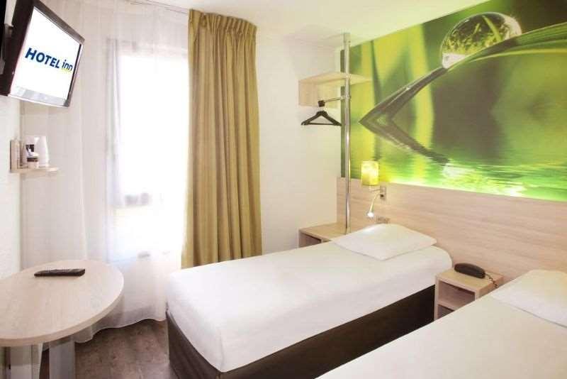 Brit Hotel Essentiel De Granville Zimmer foto